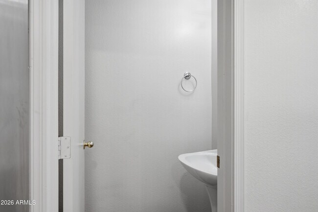 Building Photo - 1571 E Orchid Ct