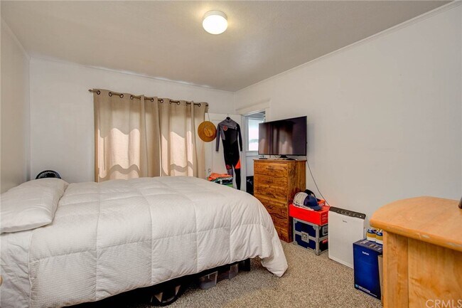 Building Photo - 223 24th St