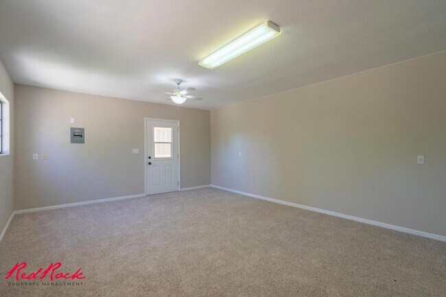 Building Photo - Spacious 6 Bedroom Home with a Balcony!