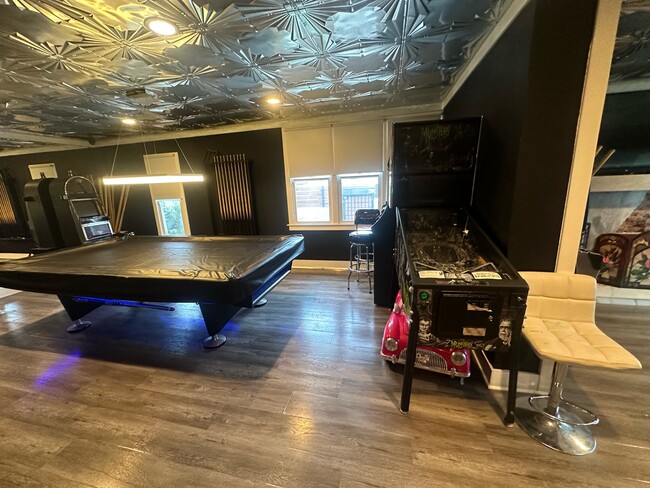 Building Photo - 1858 W 83rd St