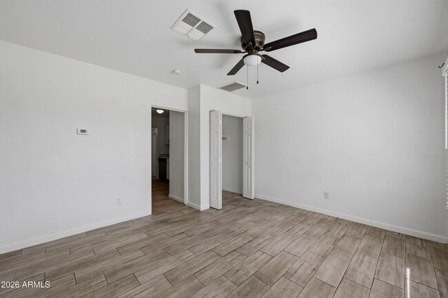 Building Photo - 907 N 22nd Pl