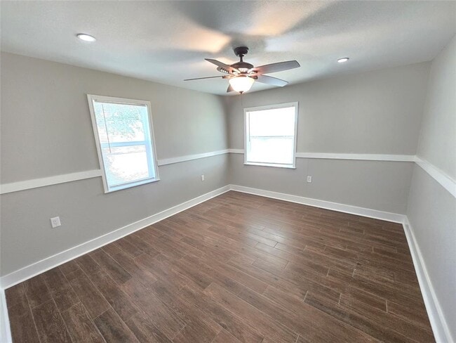 Building Photo - 1261 N Patterson Ave