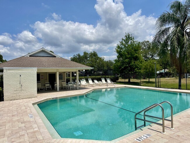 Building Photo - 5610 29th St Cir E