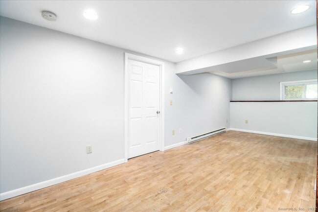 Building Photo - 32 Pleasant St