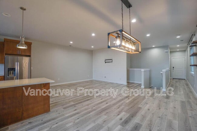 Building Photo - 13010 NE 24th Cir