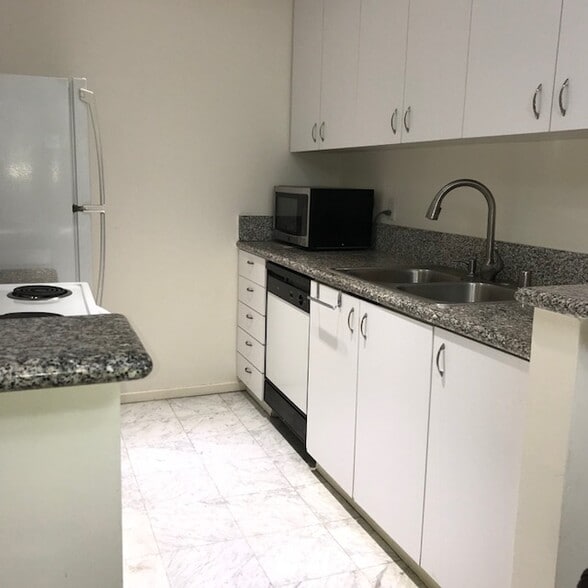 Building Photo - 1828 Camden Ave