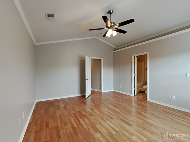 Building Photo - 4522 Esmeralda Drive