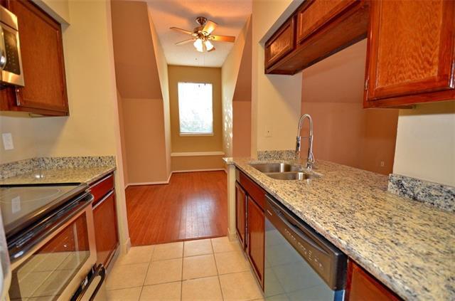 Building Photo - 3701 Cedarplaza Ln