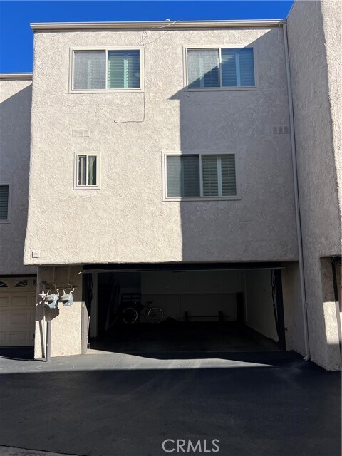 Building Photo - 6242 Nita Ave