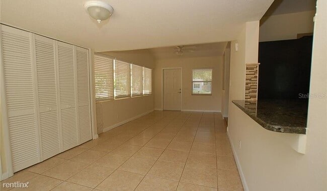 Building Photo - 4627 W El Prado Blvd