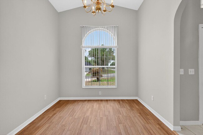 Building Photo - Available Now! Move-In Ready 3BR Home with Florida Room & Shed