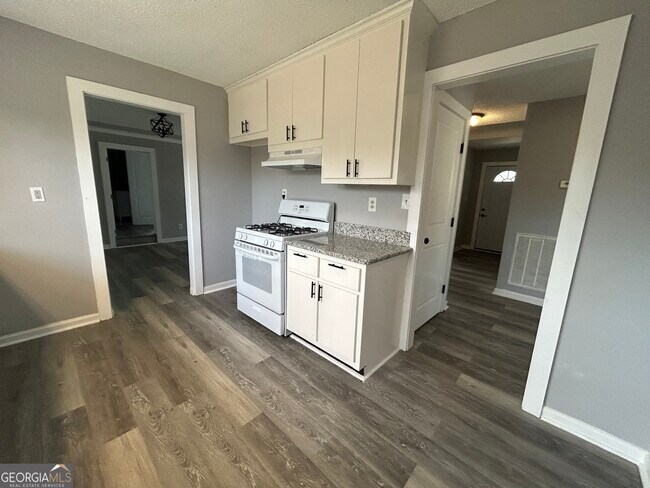 Building Photo - 36 Mitchell St