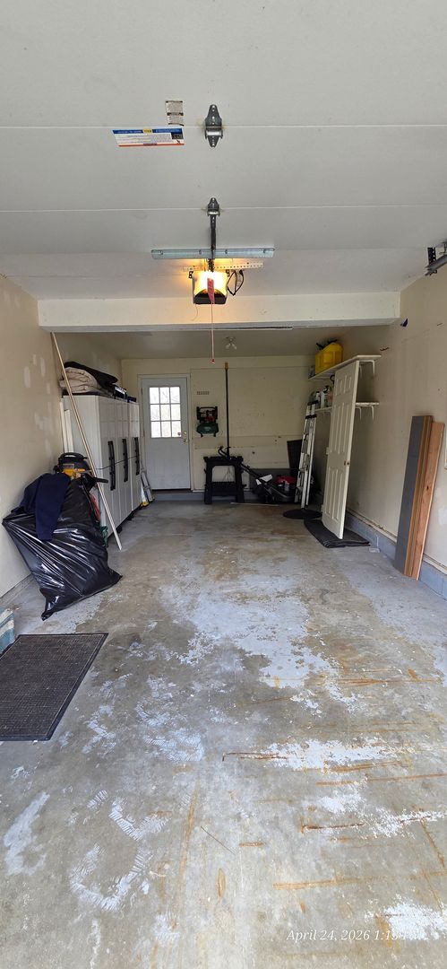 Building Photo - Tastefully Updated 3-bedroom, 2.5-bath rental in Derry