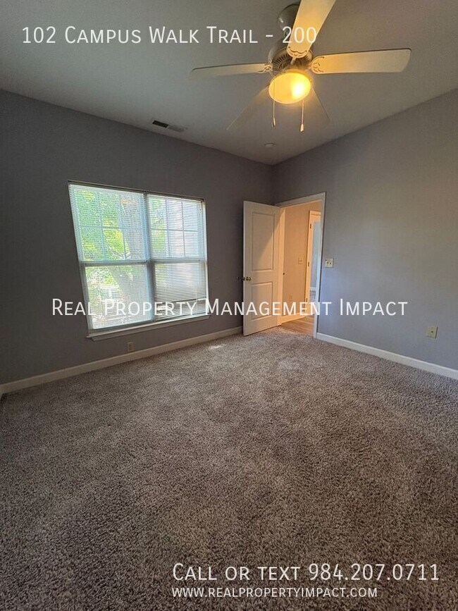 Building Photo - 102 Campus Walk Trl