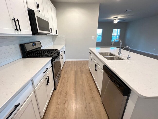 Building Photo - Two Story 5 bedrooms and 3 bath home for rent, Solar Panels, EV Charge Ready, in a quiet neighbor...