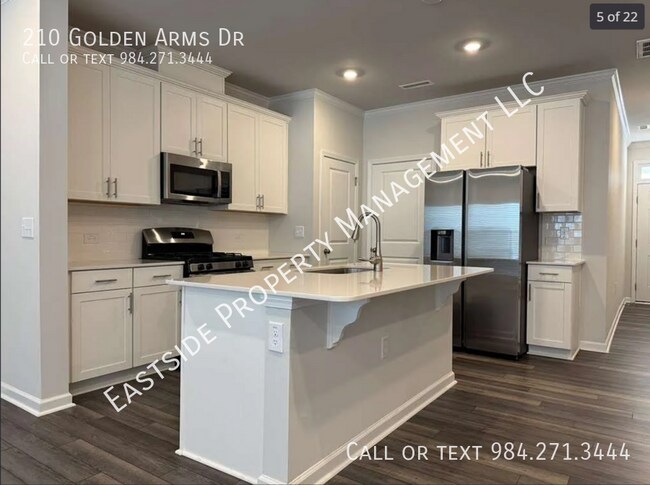 Building Photo - 210 Golden Arms Dr