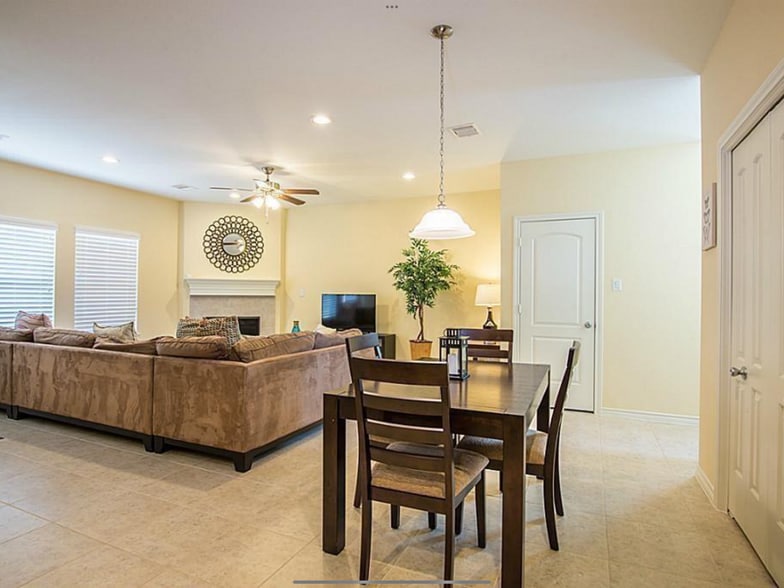 Building Photo - 7923 Ashford Trace Dr