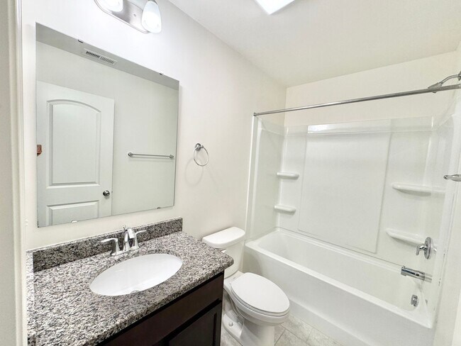 Building Photo - BEAUTIFUL 3BD/2.5BTH Townhome - Belmont -July/August Move In