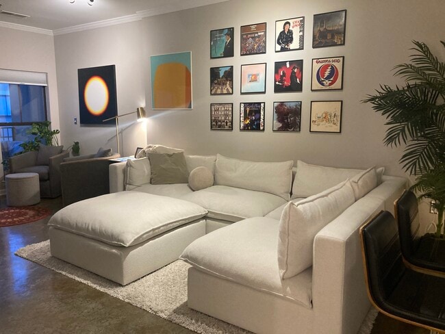 Building Photo - 1803 Broadway