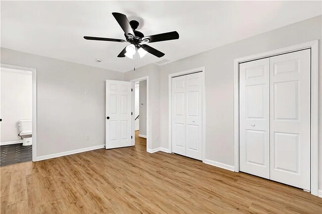 Building Photo - 4 Bed, 3 Bath in Decatur!