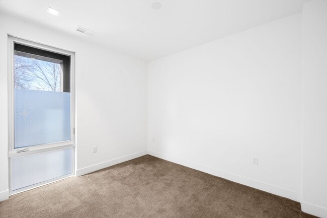 Building Photo - Modern 3BD, 4BA LoHi Townhome with Large Balcony and 2-Car Garage