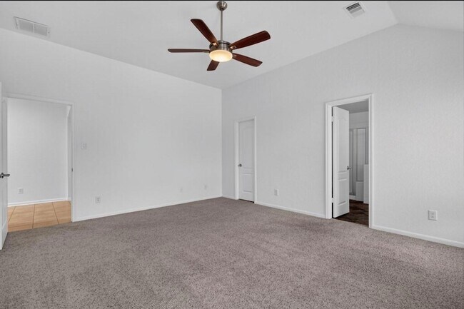Building Photo - 1402 Club Chase Dr