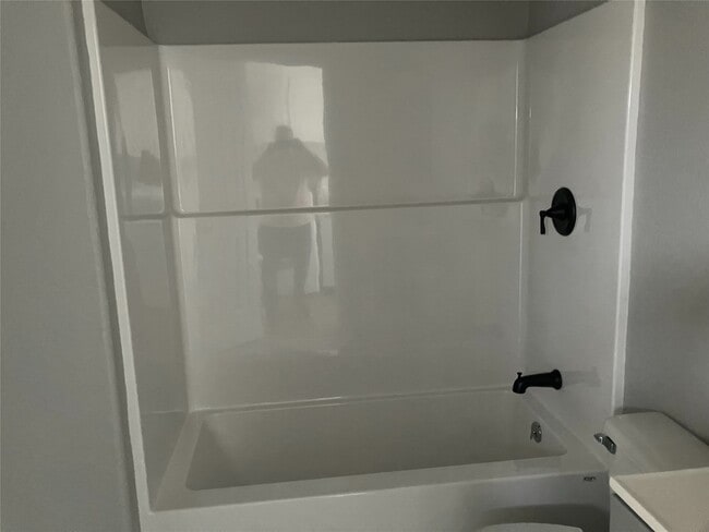 Building Photo - 118 Walnut St