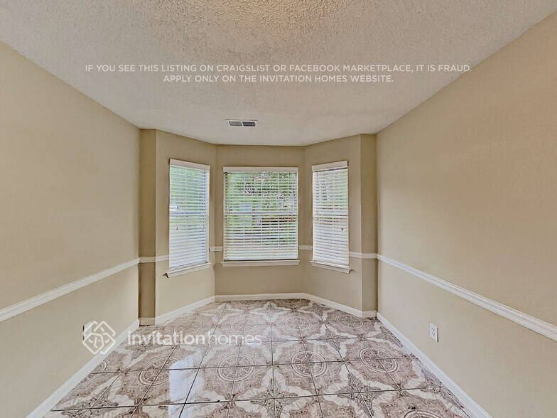 Building Photo - 3539 Riverview Club Dr