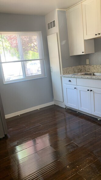 Building Photo - 832 Jeanne Ave