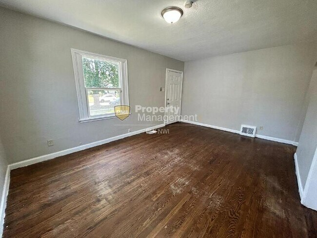 Building Photo - 754 Durbin St