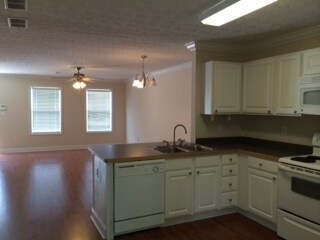 Primary Photo - 2/2 1/2 Condo on Westside available mid July