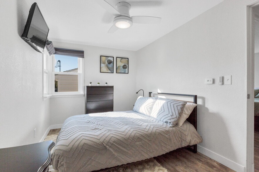 Building Photo - 940 Quitman St