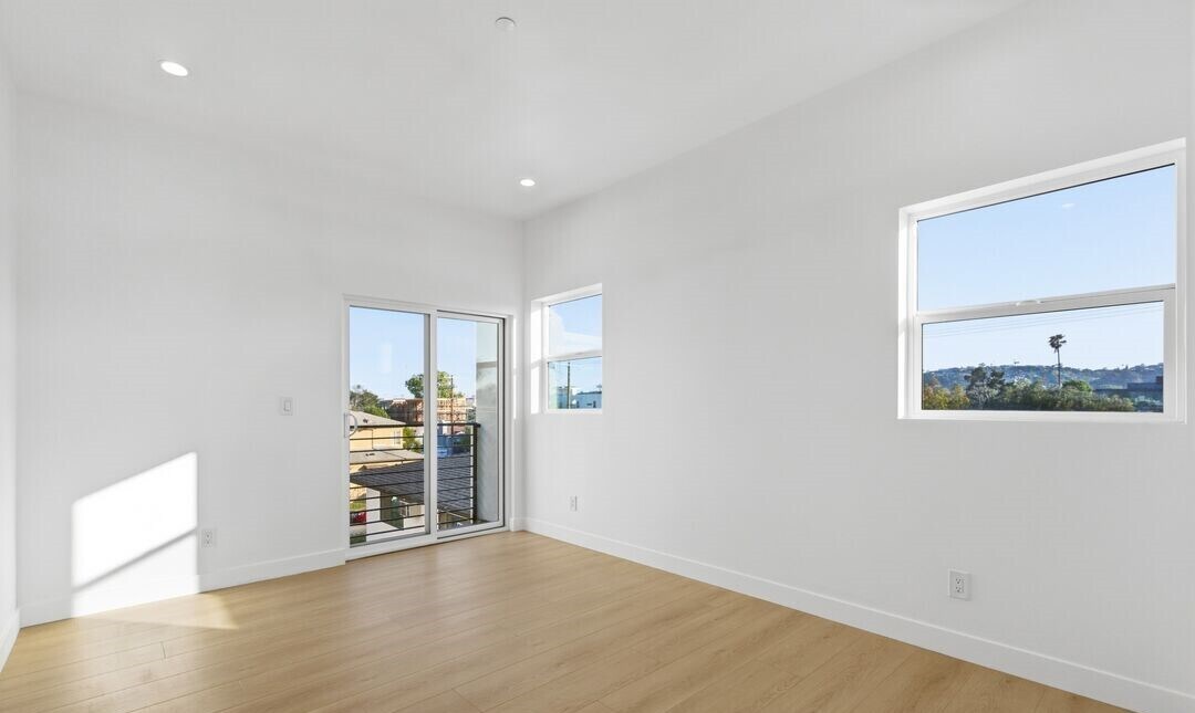 Building Photo - 2835 S Redondo Blvd