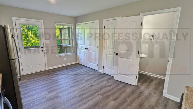 Building Photo - 107 Smithson Ln
