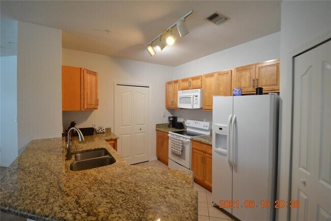 Building Photo - 5511 Legacy Crescent Pl