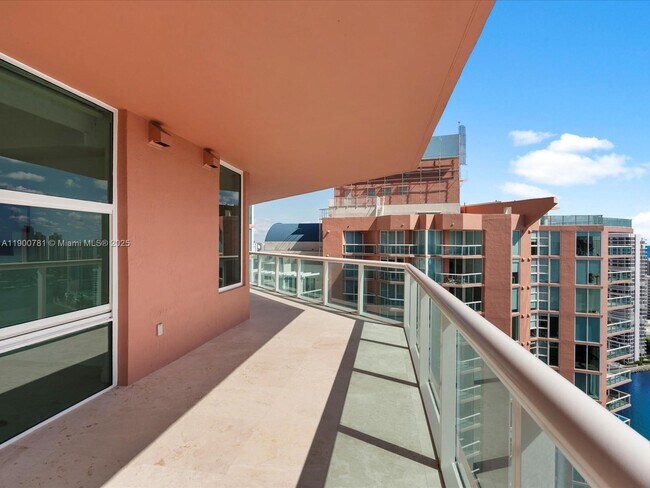 Building Photo - 3370 Hidden Bay Dr