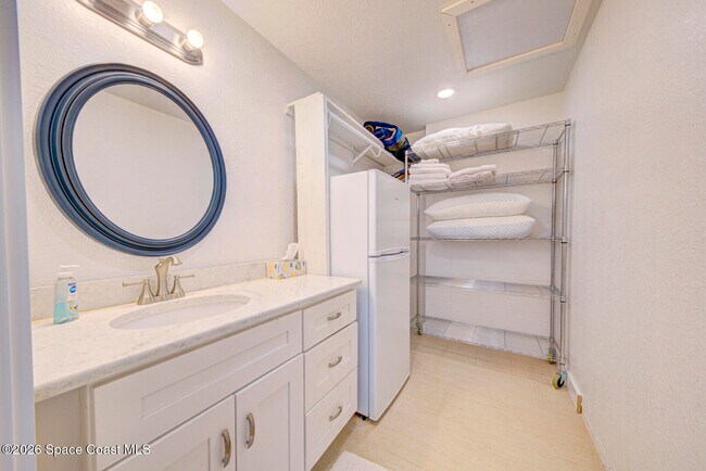 Building Photo - 30 Westview Ln