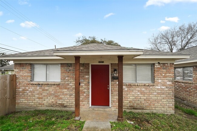 Primary Photo - 803 1/2 Ellena Rd