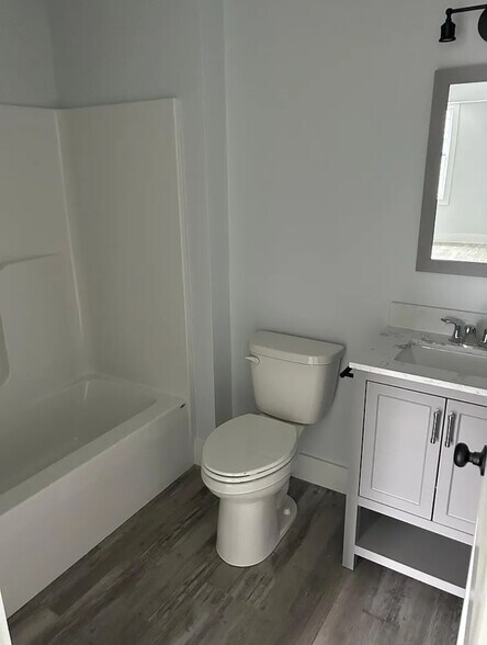 Building Photo - 143 Chelmsford St