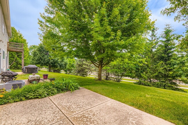 Building Photo - 1200 Waverly Dr