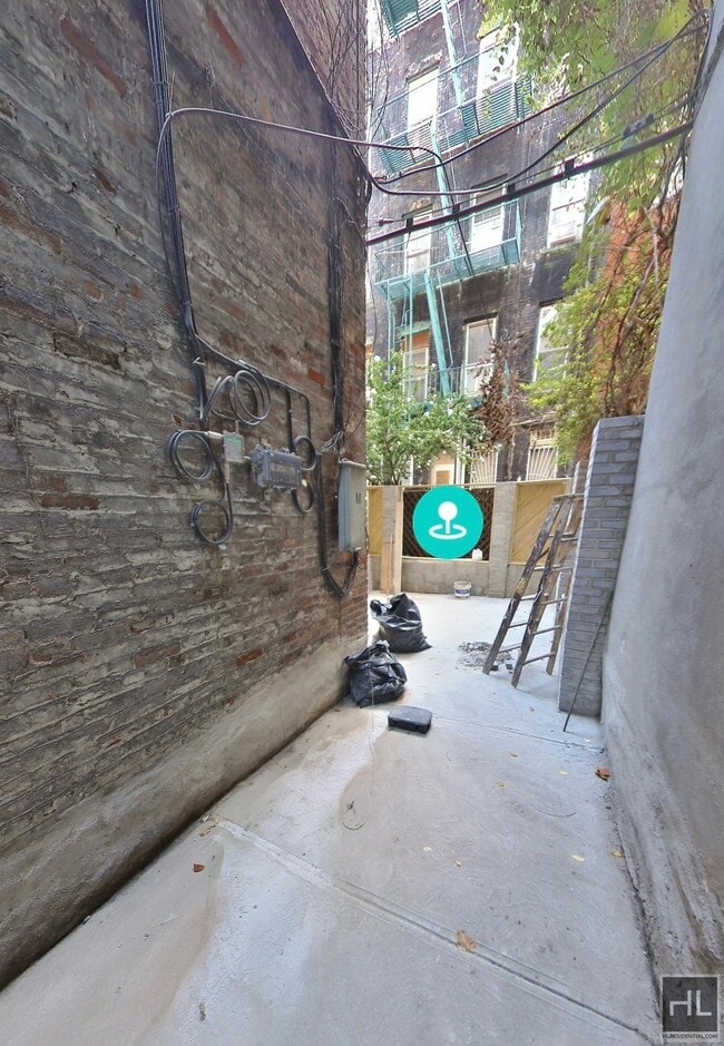 Building Photo - EAST 7 STREET