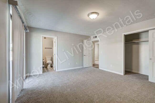 Building Photo - RENOVATED CUL-DE-SAC HOME