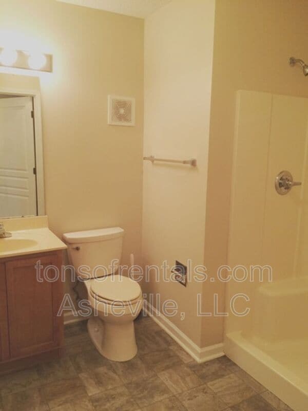 Building Photo - 151 Morningside Ln