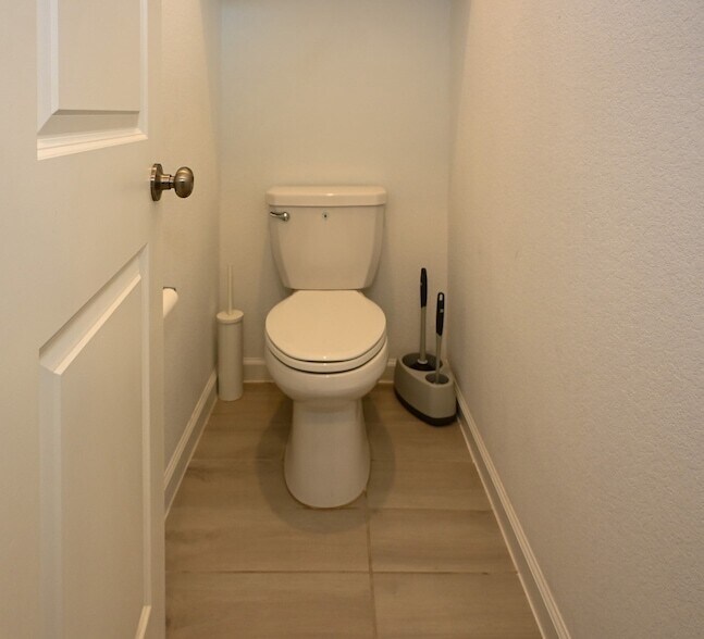 Building Photo - 3057 Pensacola Dr