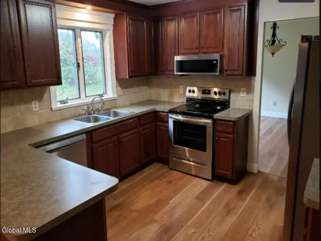 Building Photo - 3 Springwood Manor Dr