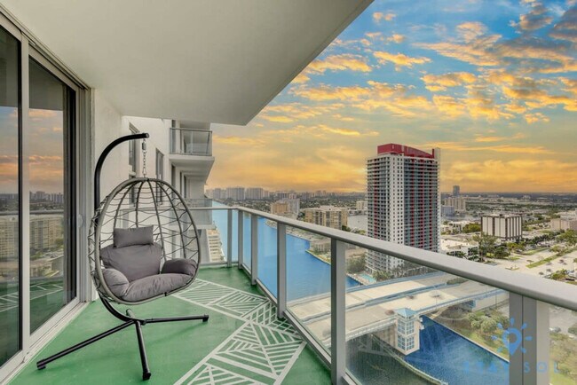 Building Photo - 4010 S Ocean Dr