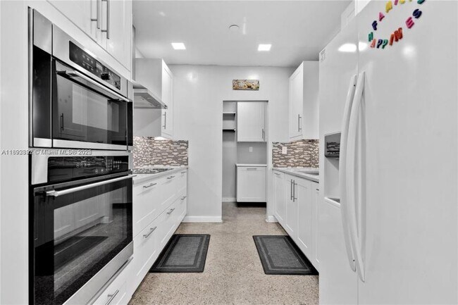 Building Photo - 3 bedroom in North Miami FL 33162