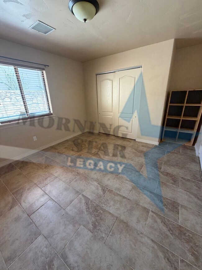 Building Photo - 4648 Mesa Rico Dr