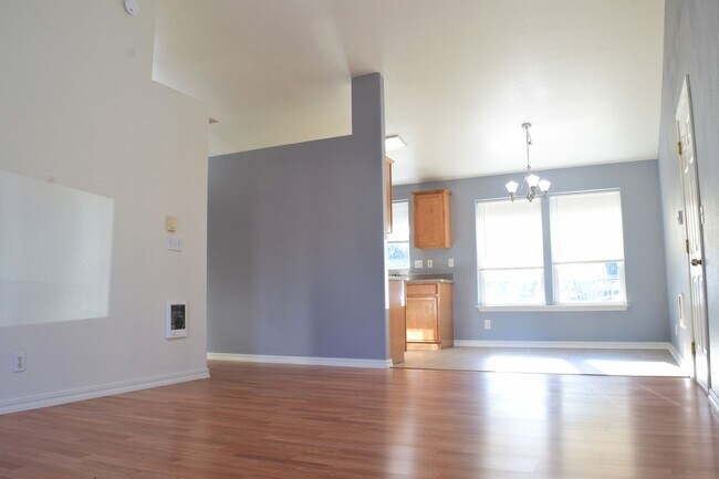 Building Photo - 1210 Osage St