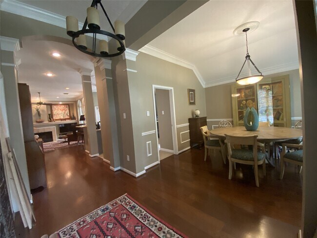 Building Photo - 6906 Afton Woods Dr